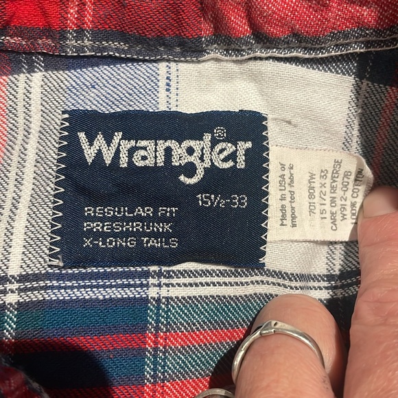 Wrangler pearl snap long sleeve button down, 100% cotton. - Picture 2 of 6